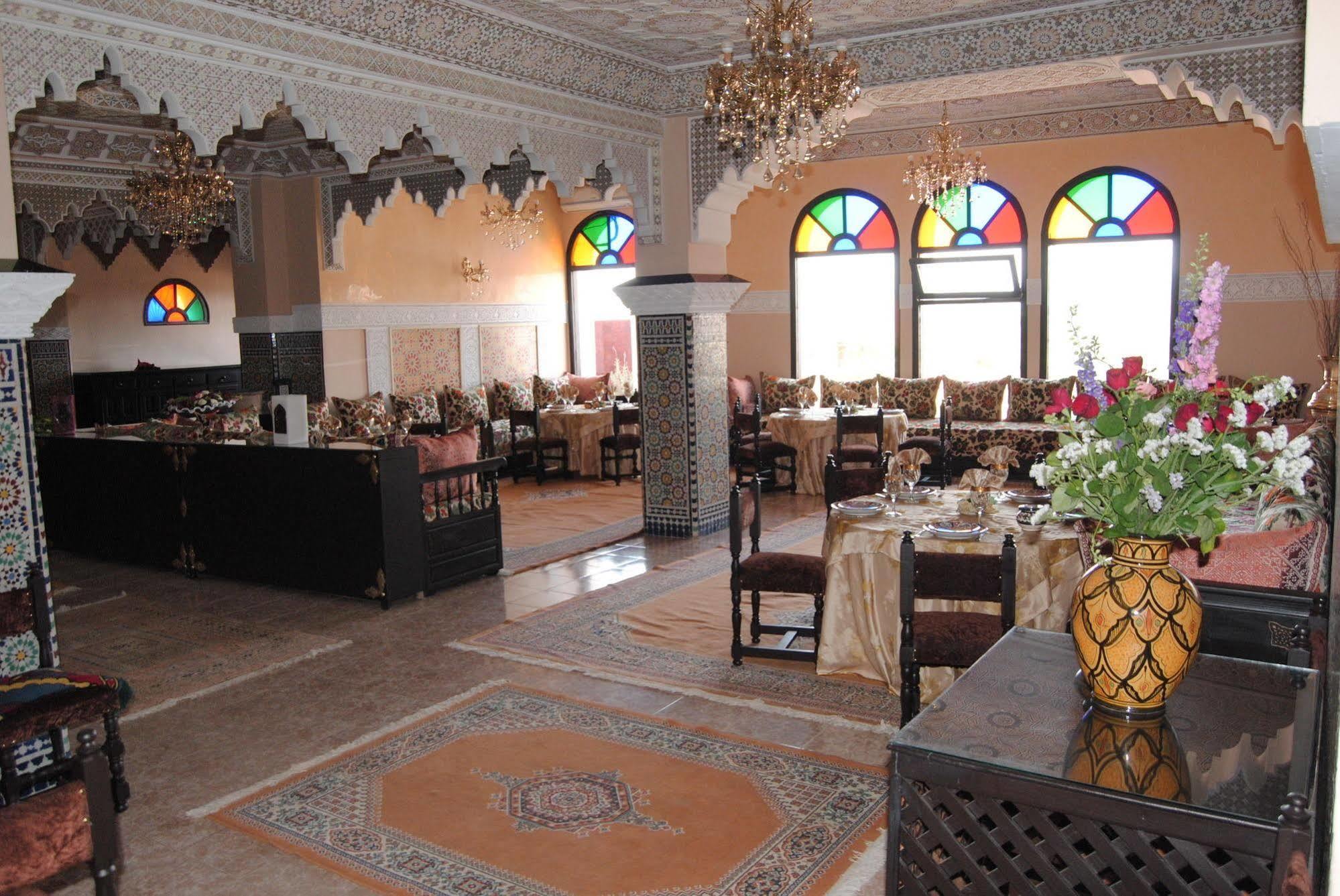 Collier De La Colombe Hotel Meknes Exterior photo